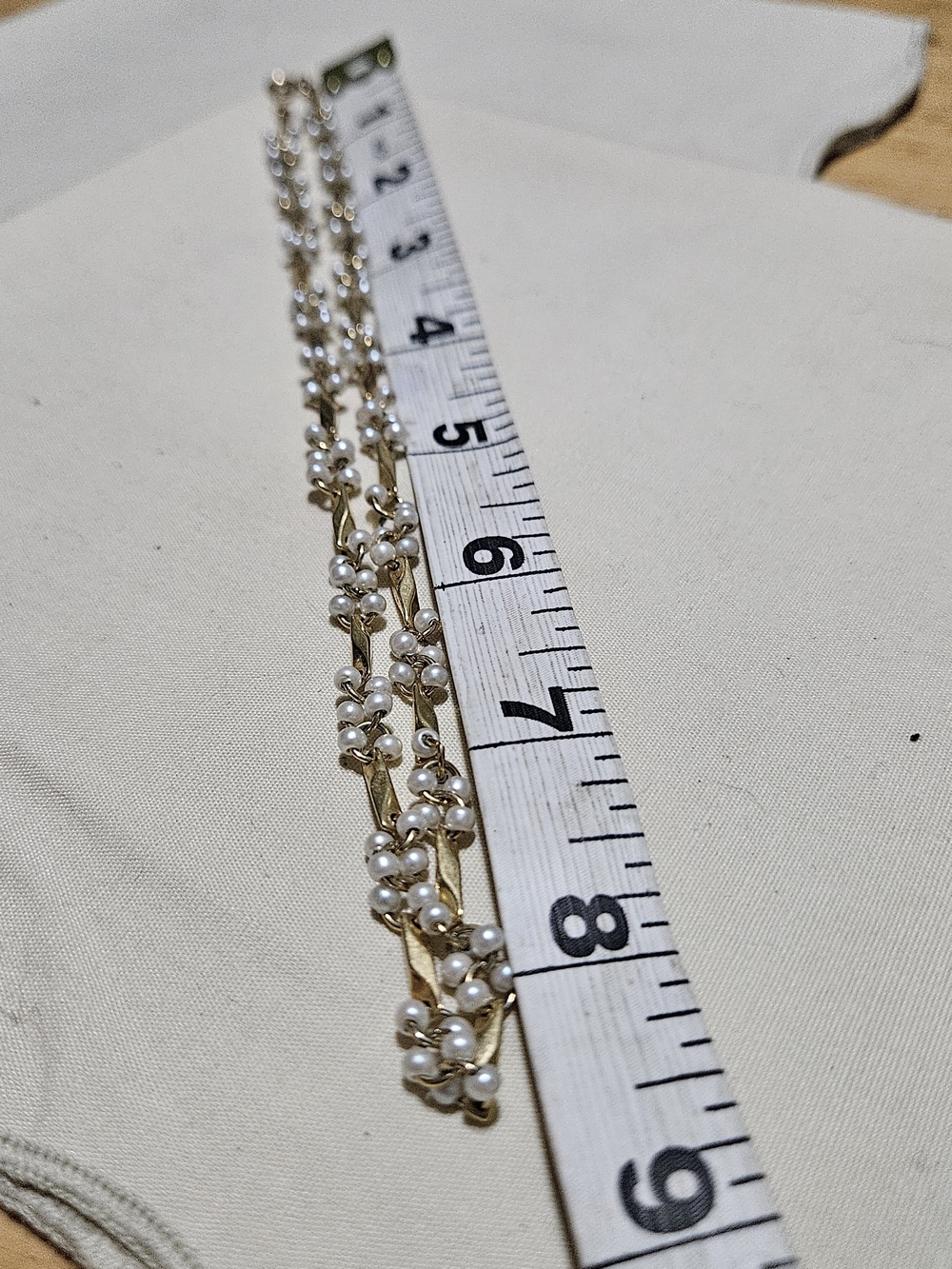 Vintage Faux Pearl & Gold toned Cluster Necklace - Picture 6 of 6